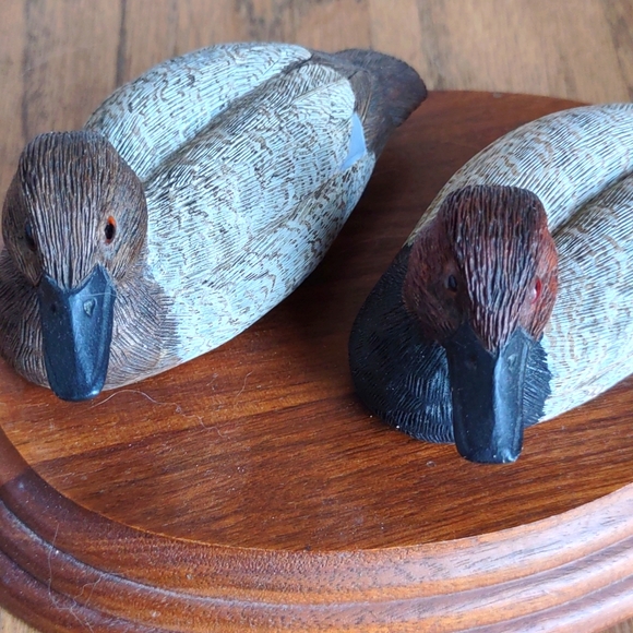 Vintage Hand Carved Small Wood Ducks on Base - Picture 3 of 6